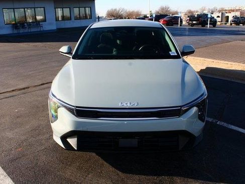 Used 2025 Kia K4 LXS 4D Sedan image 5