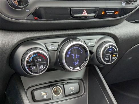 New 2025 Hyundai Venue SEL image 15