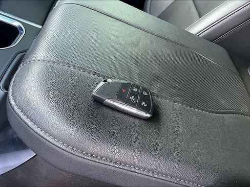 Used 2025 Chevrolet Silverado 1500 LTZ AWD/4WD image 37