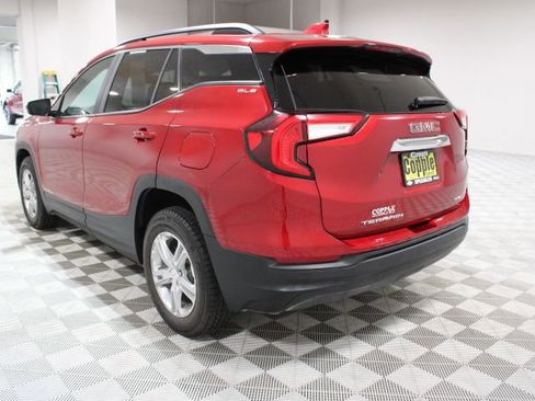 Used 2022 GMC Terrain SLE w/ Driver Convenience Package image 8