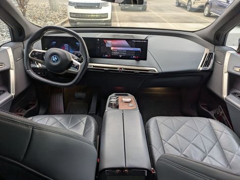 Used 2022 BMW iX xDrive50 w/ Premium Package image 26