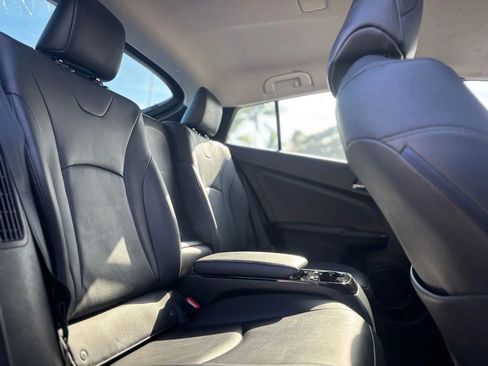 Used 2018 Toyota Prius Prime Plus image 12