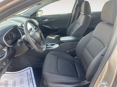 Used 2023 Chevrolet Malibu LT image 9
