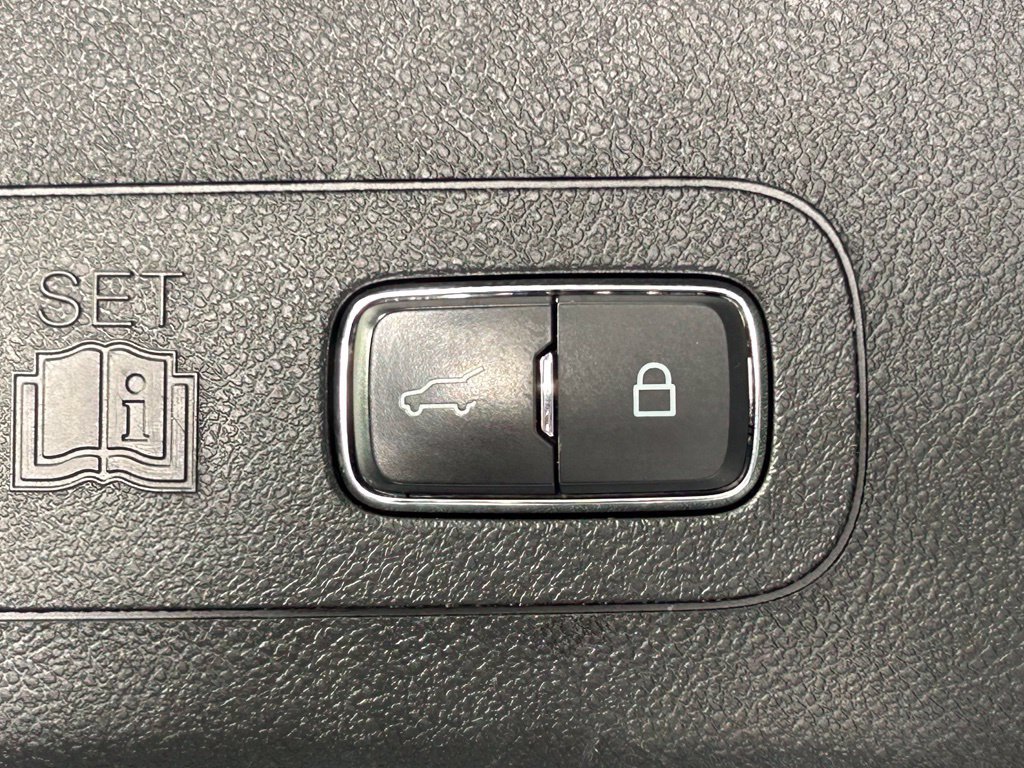 Used 2023 Lincoln Aviator Reserve w/ Elements Package Plus AWD/4WD image 17