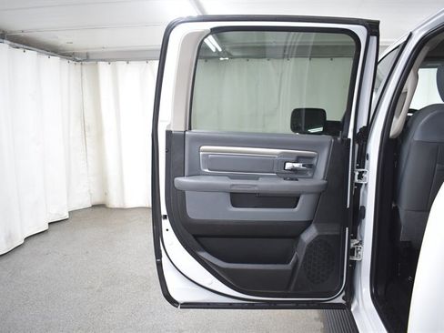 Used 2018 RAM 1500 Big Horn AWD/4WD image 27