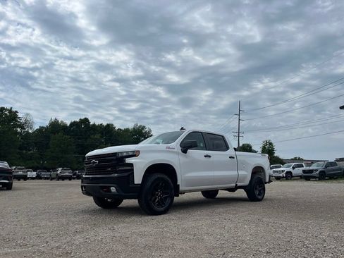 Used 2020 Chevrolet Silverado 1500 LT Trail Boss AWD/4WD image 2