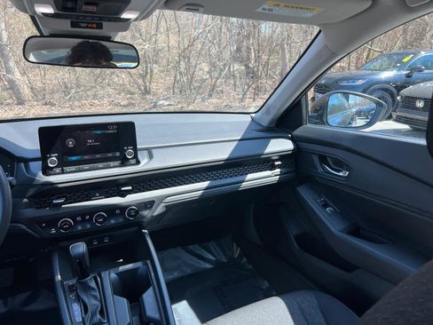 Used 2023 Honda Accord EX image 38