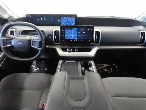 Used 2025 Ford Expedition Max Active AWD/4WD image 12