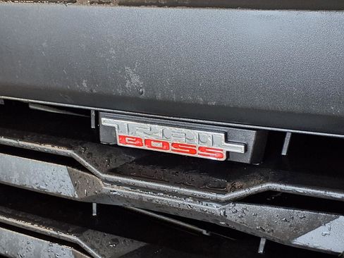 Used 2024 Chevrolet Colorado Trail Boss w/ LPO, Dark Essentials Package AWD/4WD image 2