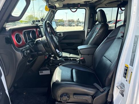 Used 2022 Jeep Gladiator Rubicon w/ Cold Weather Group AWD/4WD image 4