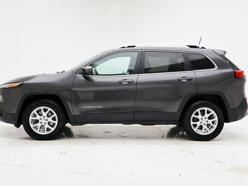 Used 2017 Jeep Cherokee Latitude w/ True North Edition image 6