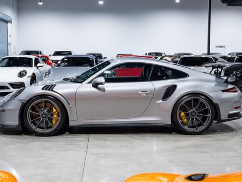 Used 2016 Porsche 911 GT3 RS RWD image 3