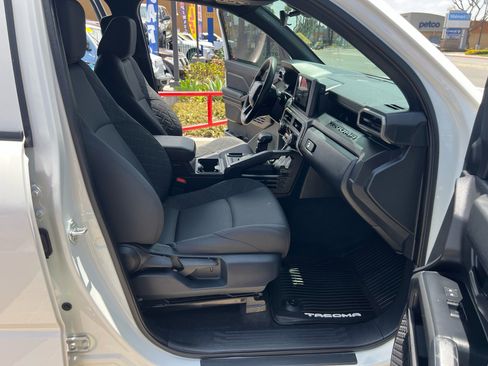 Used 2024 Toyota Tacoma SR RWD image 41