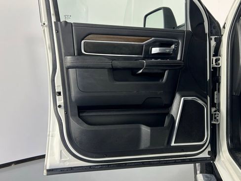 Used 2023 RAM 3500 Laramie AWD/4WD image 32