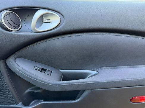 Used 2013 Nissan 370Z Touring image 19