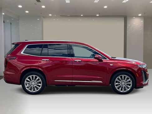Used 2024 Cadillac XT6 Premium Luxury w/ LPO, Floor Liner Package AWD/4WD image 5