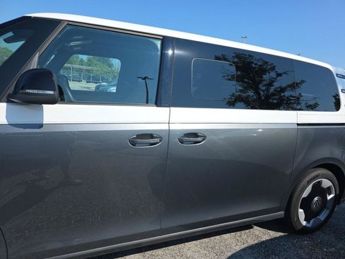 Used 2025 Volkswagen ID. Buzz Pro S Plus AWD/4WD image 4