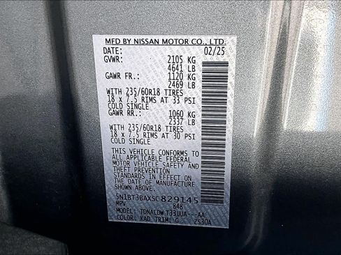 Certified 2025 Nissan Rogue SV FWD image 33