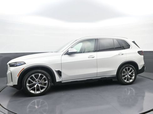 Used 2024 BMW X5 xDrive40i w/ Premium Package AWD/4WD image 4