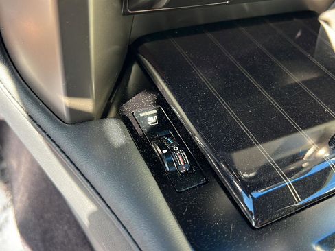 Used 2021 Lexus GX 460 Premium w/ Premium Package image 31