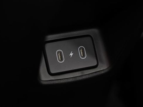Certified 2025 Hyundai Elantra SEL FWD image 28