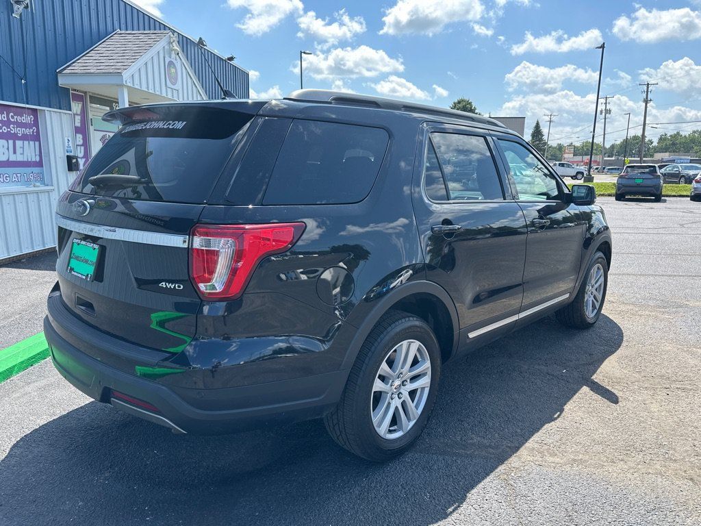 Used 2019 Ford Explorer XLT w/ Equipment Group 202A AWD/4WD image 9
