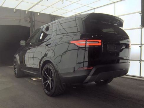 Used 2017 Land Rover Discovery First Edition image 3