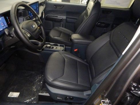 New 2025 Ford Maverick Lariat w/ Black Appearance Package image 14