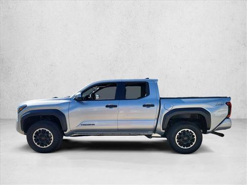 Used 2024 Toyota Tacoma TRD Off-Road image 8