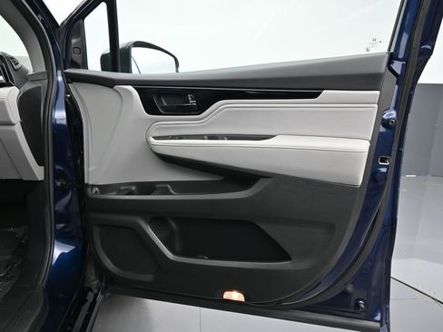 Certified 2024 Honda Odyssey Touring image 25