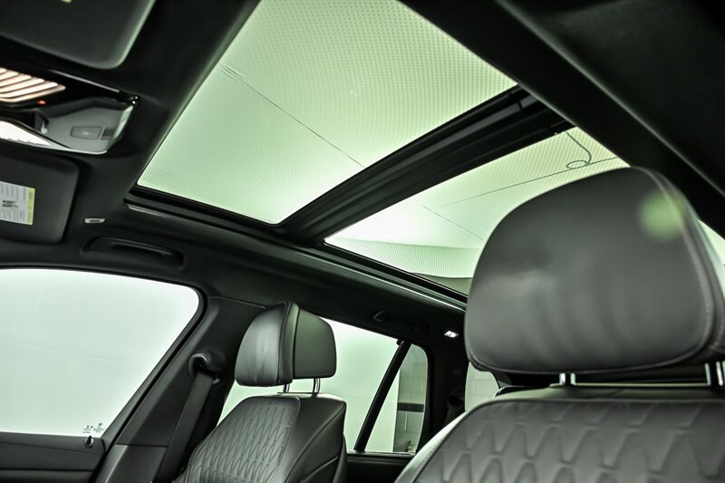 Used 2022 BMW X5 M50i w/ Executive Package AWD/4WD image 19