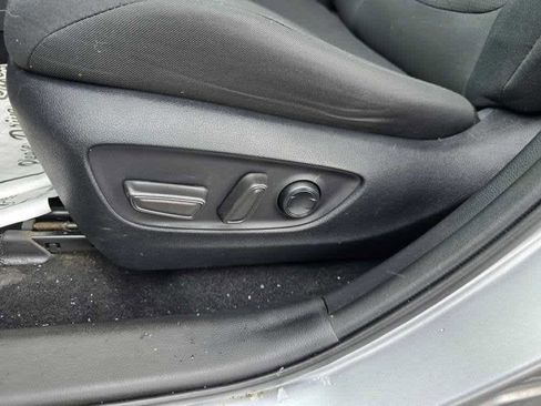 Used 2020 Toyota RAV4 XLE image 18