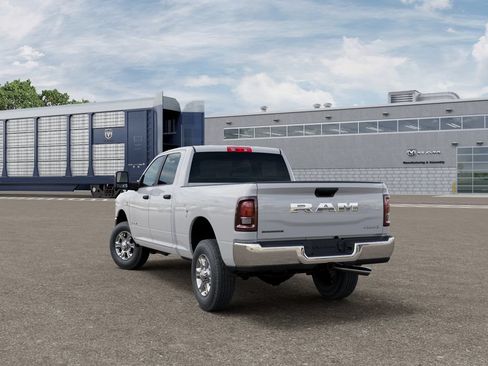 New 2025 RAM 2500 Big Horn AWD/4WD image 3