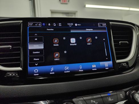 Used 2024 Chrysler Pacifica Touring-L FWD image 55