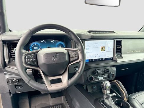 Certified 2025 Ford Bronco Badlands AWD/4WD image 30
