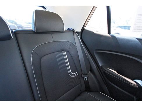 Used 2025 Hyundai Venue Limited image 13