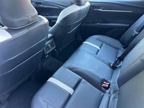 Used 2025 Toyota Camry Hybrid image 12