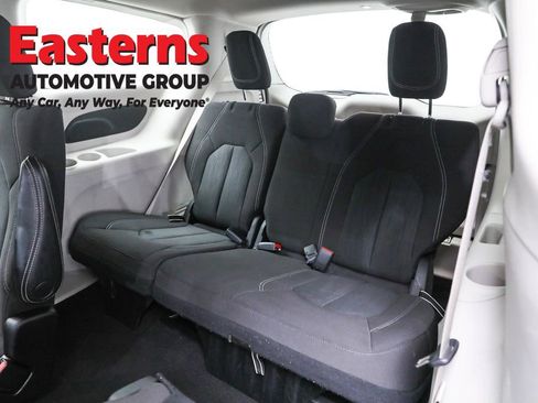 Used 2023 Chrysler Voyager LX image 25
