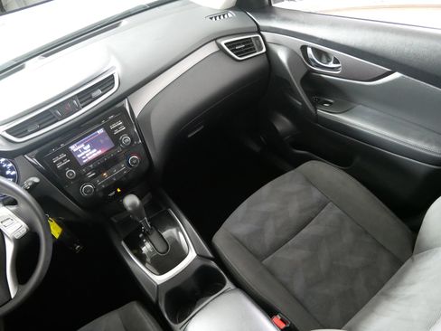 Used 2016 Nissan Rogue S image 11