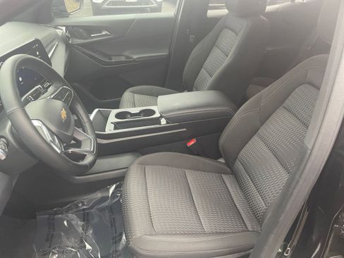 Used 2025 Chevrolet Equinox LT image 32