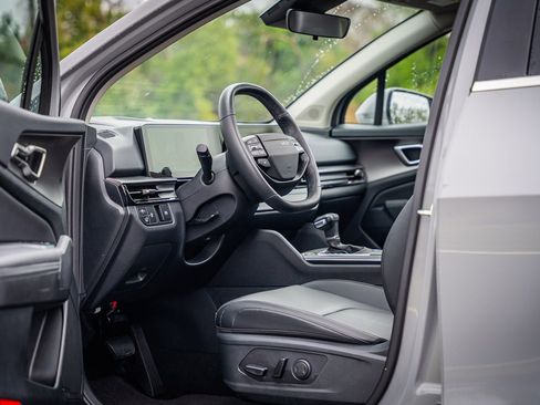 Used 2026 Kia Sportage EX w/ EX Panorama Roof Package image 18