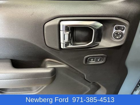 Used 2026 Jeep Wrangler Unlimited Sport AWD/4WD image 12