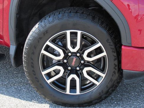 Used 2020 GMC Sierra 1500 AT4 w/ AT4 Premium Package image 7