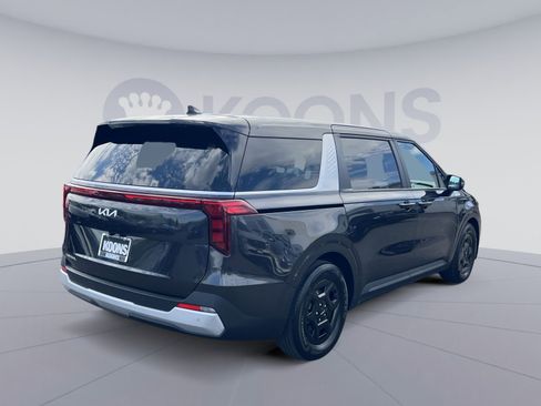 Used 2025 Kia Carnival FWD image 11