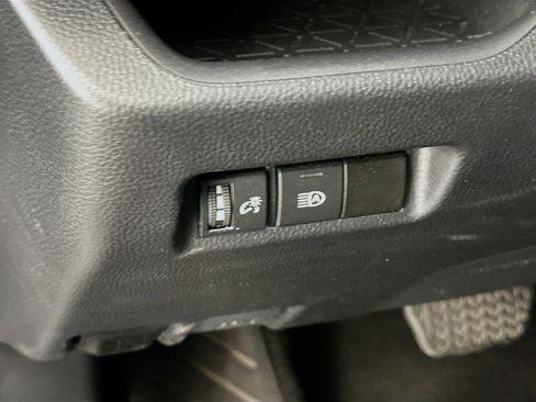 Used 2024 Toyota RAV4 XLE image 17