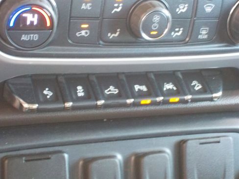 Used 2018 GMC Sierra 1500 SLT image 25