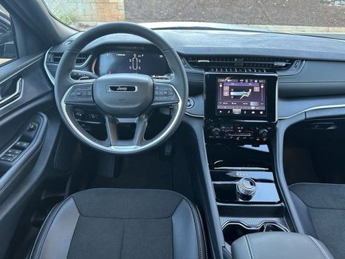 New 2025 Jeep Grand Cherokee L Altitude image 21