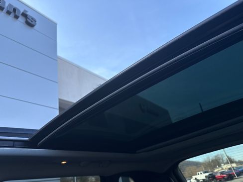 Certified 2022 Jeep Cherokee Trailhawk w/ Sun, Sound & Nav Group image 27