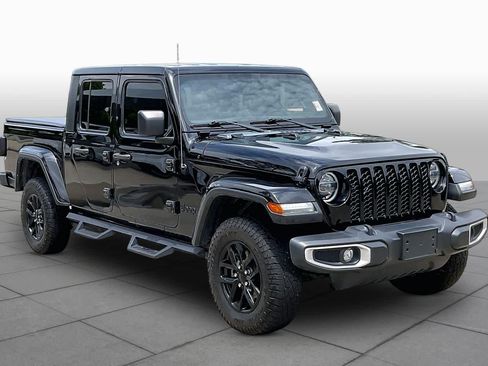 Used 2022 Jeep Gladiator Sport AWD/4WD image 3