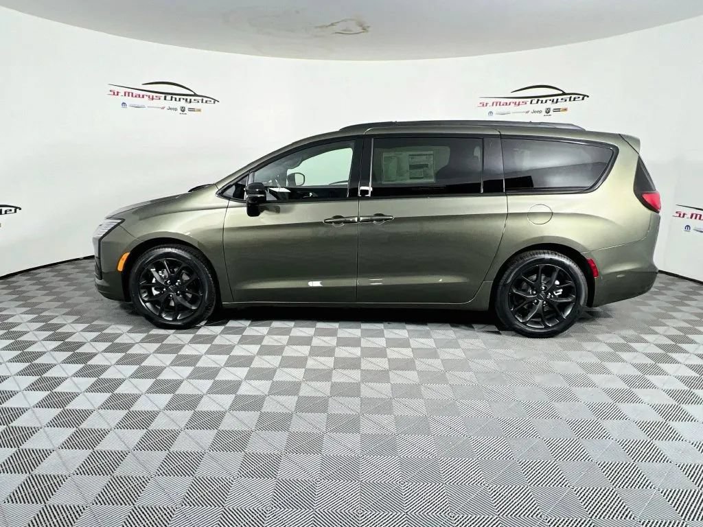 New 2027 Chrysler Pacifica Limited w/ Family Tech Group FWD image 5